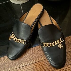 ✨Designer Tory Burch Benton Black Leather Mules with Gold Chain✨